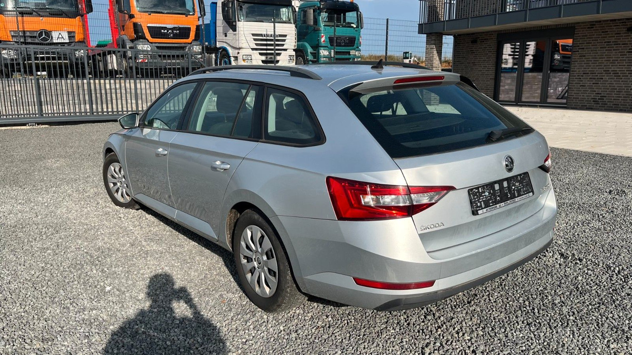 Skoda Superb Combi Active - Voiture break: photos 5 Skoda Superb Combi Active - Voiture break: photos 5