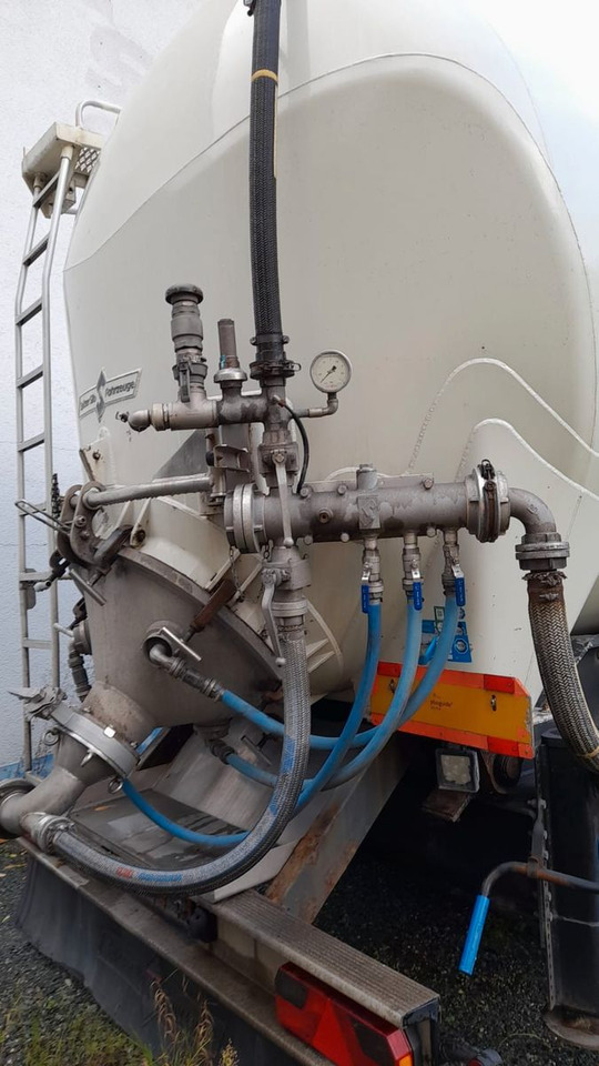 Spitzer SK 2753 CAL 53m³ Kippsilo - Citerne pulvérulente: photos 4 Spitzer SK 2753 CAL 53m³ Kippsilo - Citerne pulvérulente: photos 4