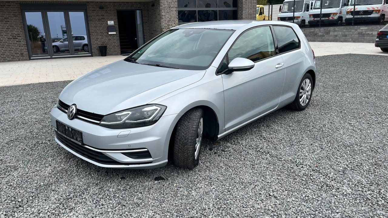 Volkswagen Golf VII Lim. Sound Start-Stopp - Voiture: photos 2 Volkswagen Golf VII Lim. Sound Start-Stopp - Voiture: photos 2