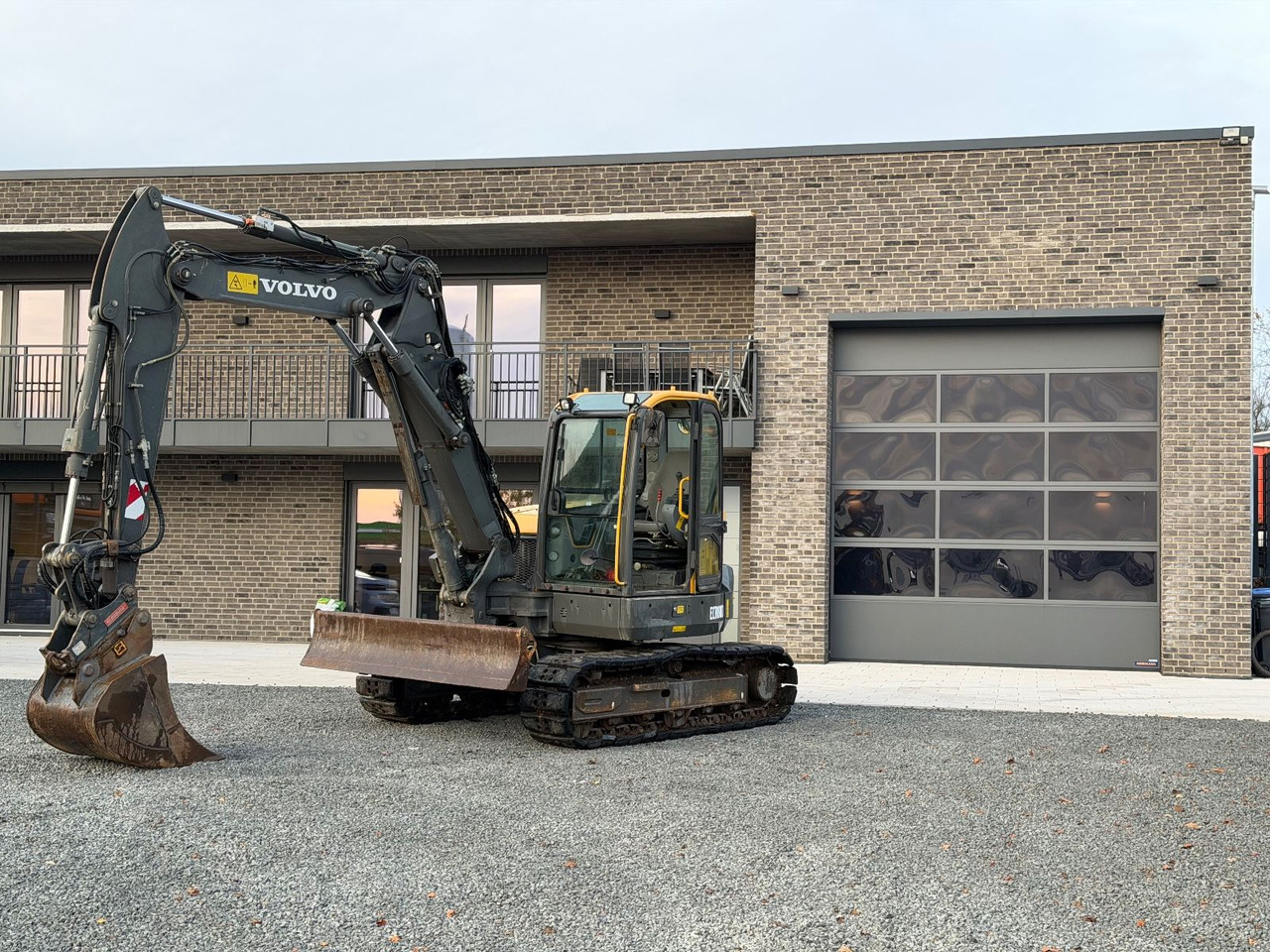 Volvo ECR 88 D Verstellauslger OQ Oilquick - Mini pelle: photos 1 Volvo ECR 88 D Verstellauslger OQ Oilquick - Mini pelle: photos 1