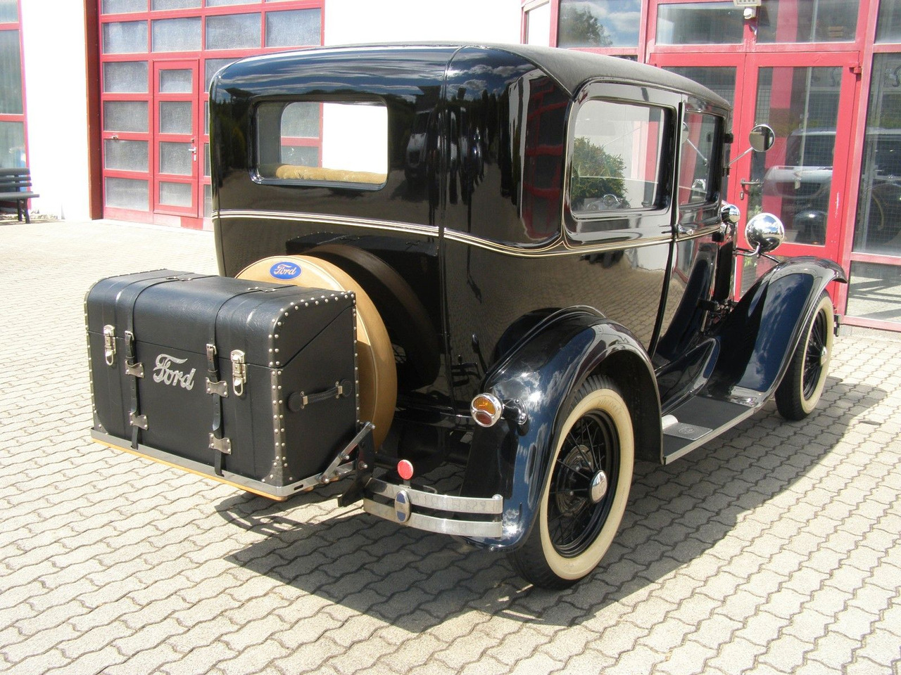 Ford MODELL A / TUDOR + H-Kennzeichen - Berline: photos 2 Ford MODELL A / TUDOR + H-Kennzeichen - Berline: photos 2