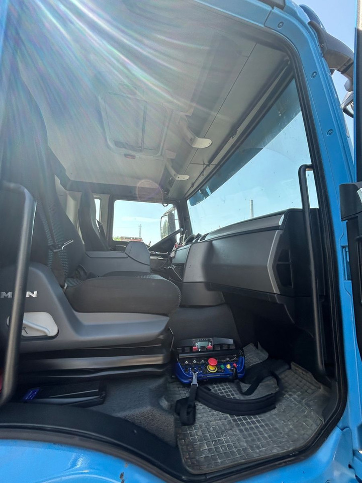 MAN TGS 8x2 mit HMF Kran 6020 Jip Winde - Camion grue: photos 5 MAN TGS 8x2 mit HMF Kran 6020 Jip Winde - Camion grue: photos 5