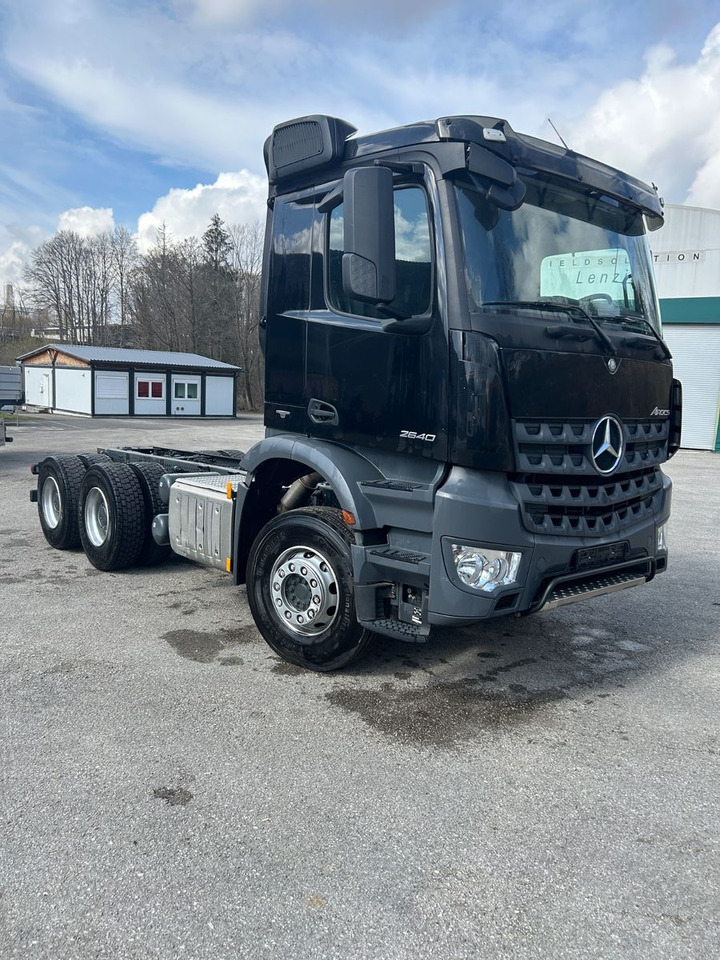 Mercedes-Benz Arocs 26.40 6x4 Kipperfahrgestell BB - Châssis cabine: photos 5 Mercedes-Benz Arocs 26.40 6x4 Kipperfahrgestell BB - Châssis cabine: photos 5