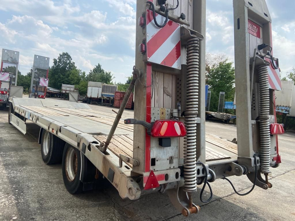 Fliegl 3 Achs Tiefladeranhänger - Remorque porte-engin surbaissée: photos 4 Fliegl 3 Achs Tiefladeranhänger - Remorque porte-engin surbaissée: photos 4