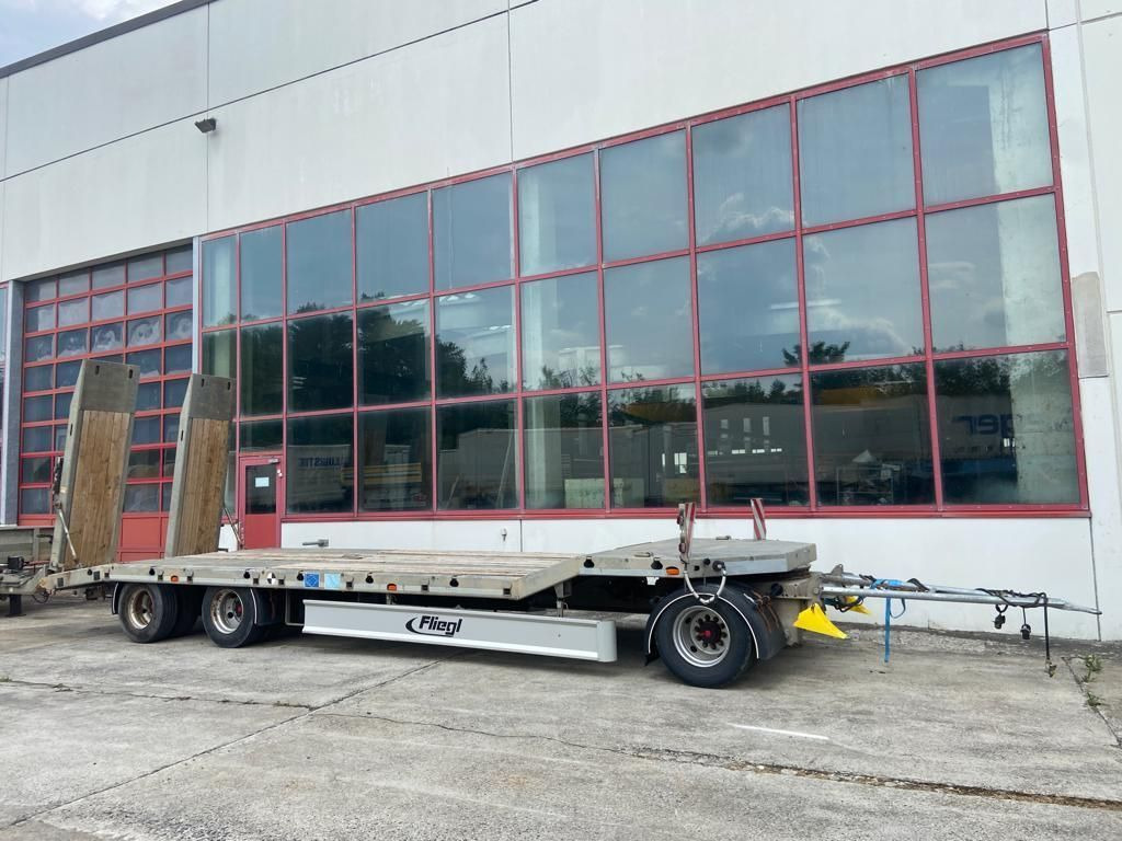 Fliegl 3 Achs Tiefladeranhänger - Remorque porte-engin surbaissée: photos 1 Fliegl 3 Achs Tiefladeranhänger - Remorque porte-engin surbaissée: photos 1