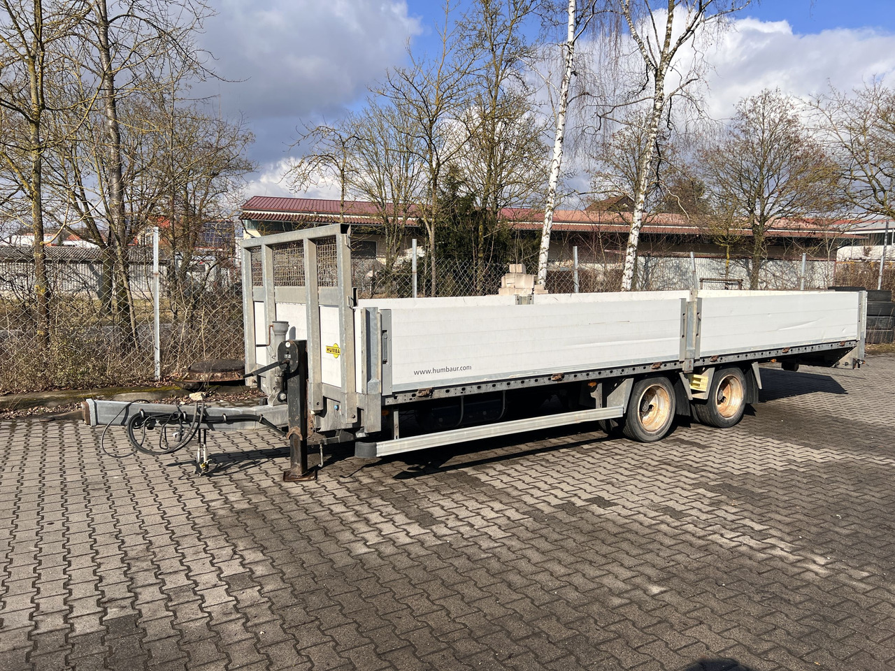 Humbaur HBTZ 137224 14,4 t Tandem- Pritschenanhänger- Tieflader - Remorque porte-engin surbaissée: photos 2 Humbaur HBTZ 137224 14,4 t Tandem- Pritschenanhänger- Tieflader - Remorque porte-engin surbaissée: photos 2