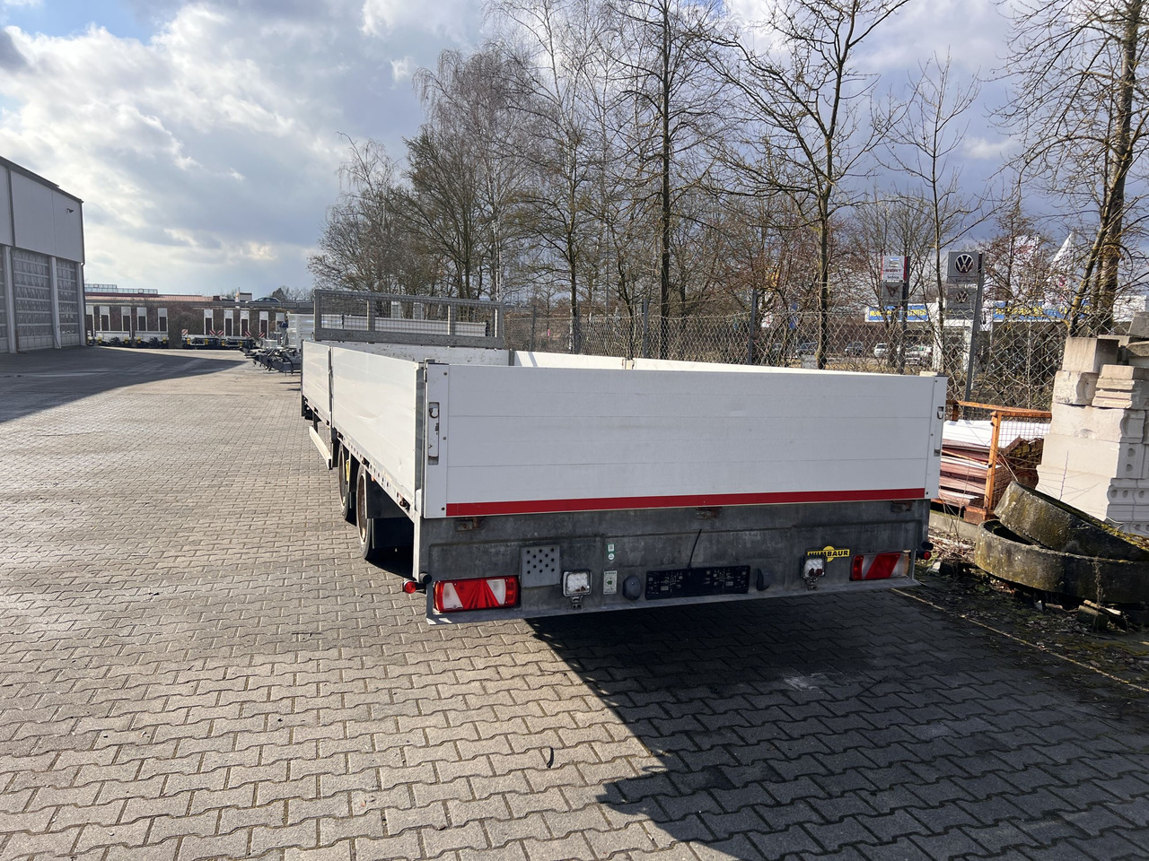 Humbaur HBTZ 137224 14,4 t Tandem- Pritschenanhänger- Tieflader - Remorque porte-engin surbaissée: photos 5 Humbaur HBTZ 137224 14,4 t Tandem- Pritschenanhänger- Tieflader - Remorque porte-engin surbaissée: photos 5