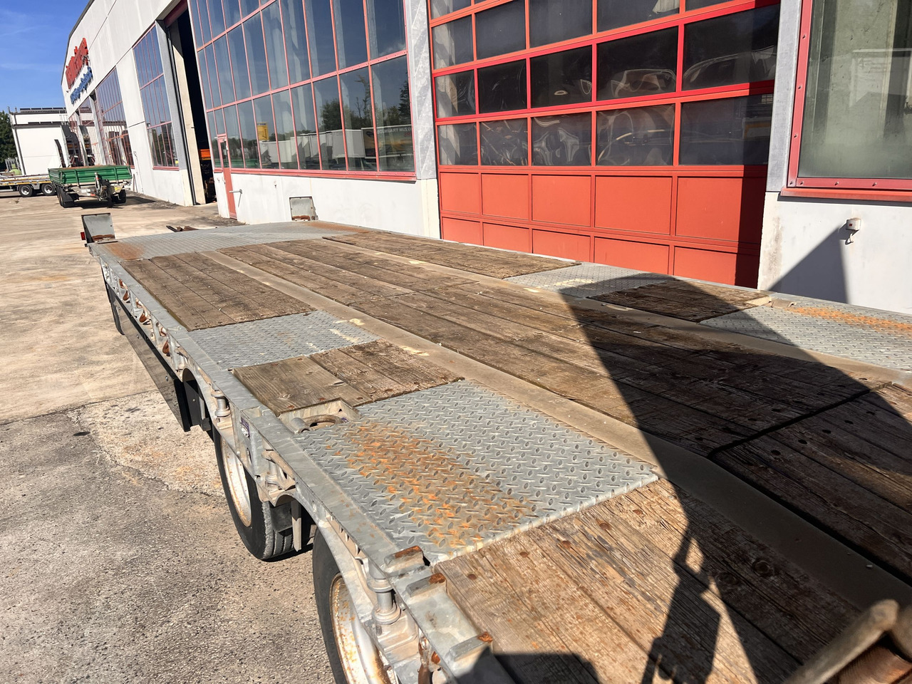 Remorque porte-engin surbaissée pour transport de équipements lourds Kögel AT 30  3 Achs Tieflader 8,5 m: photos 7 Remorque porte-engin surbaissée pour transport de équipements lourds Kögel AT 30  3 Achs Tieflader 8,5 m: photos 7