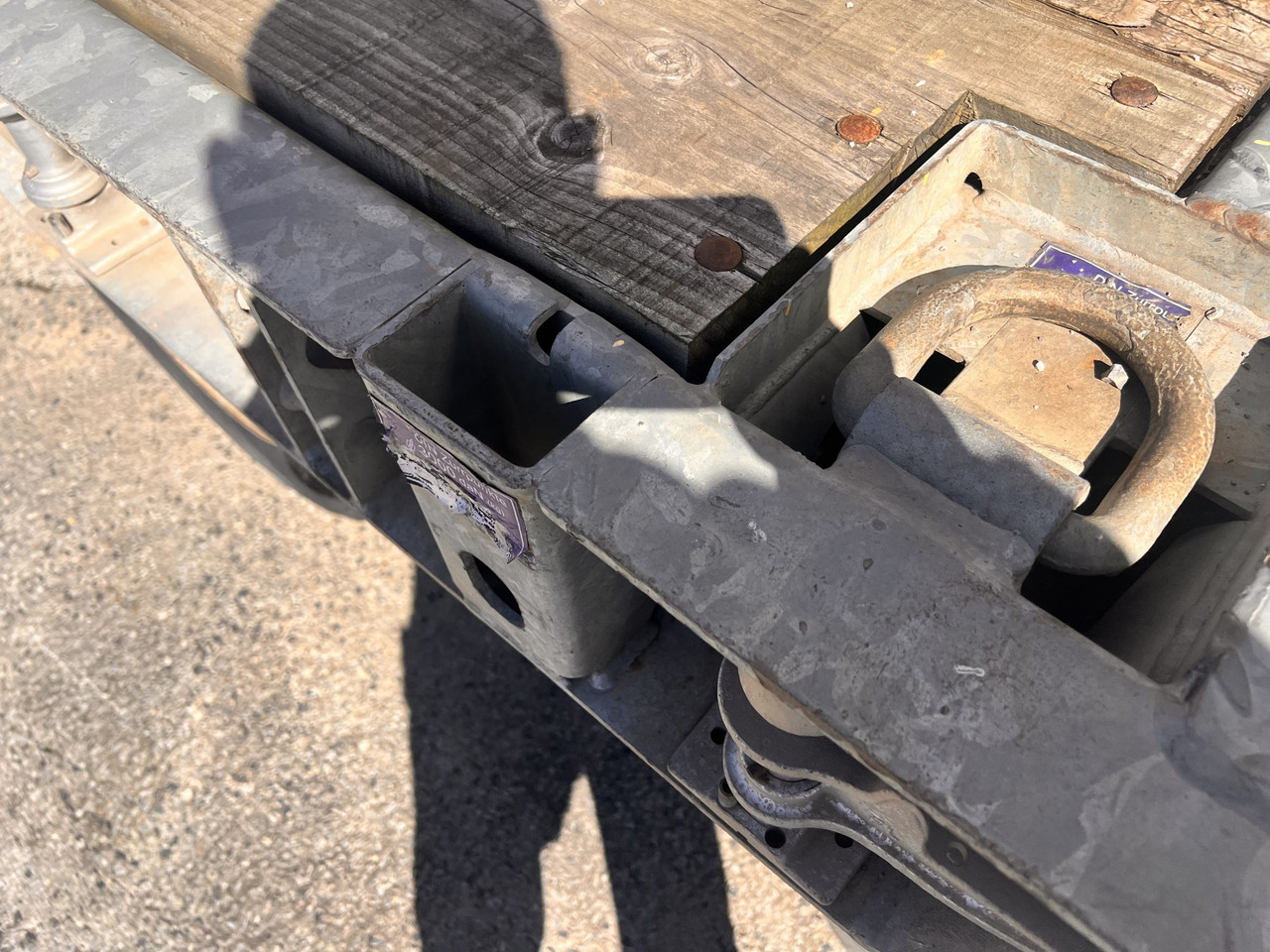 Remorque porte-engin surbaissée pour transport de équipements lourds Kögel AT 30  3 Achs Tieflader 8,5 m: photos 8 Remorque porte-engin surbaissée pour transport de équipements lourds Kögel AT 30  3 Achs Tieflader 8,5 m: photos 8