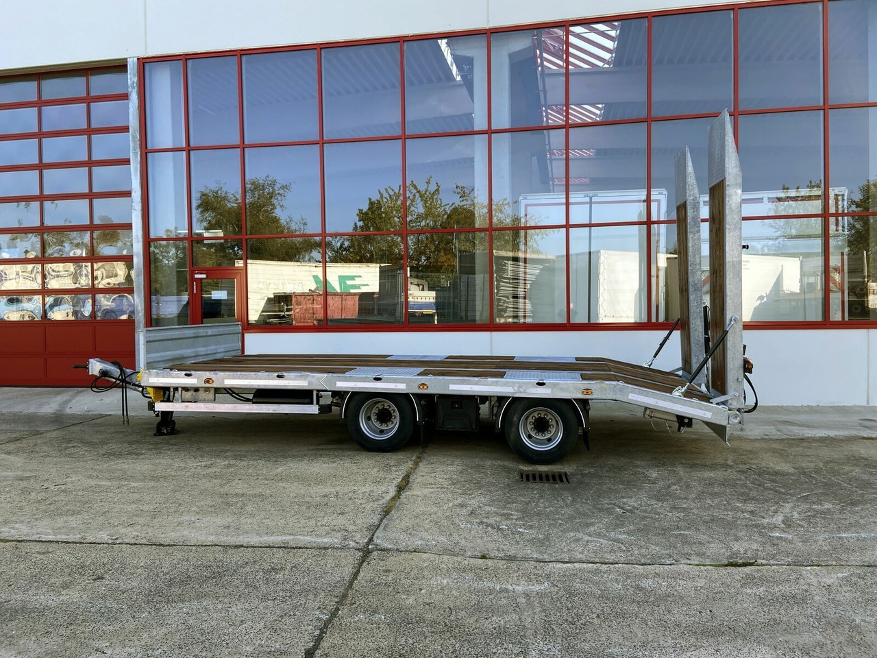Möslein 21 t Tandemtieflader, hydr. Rampen, NEU - Remorque porte-engin surbaissée: photos 4 Möslein 21 t Tandemtieflader, hydr. Rampen, NEU - Remorque porte-engin surbaissée: photos 4