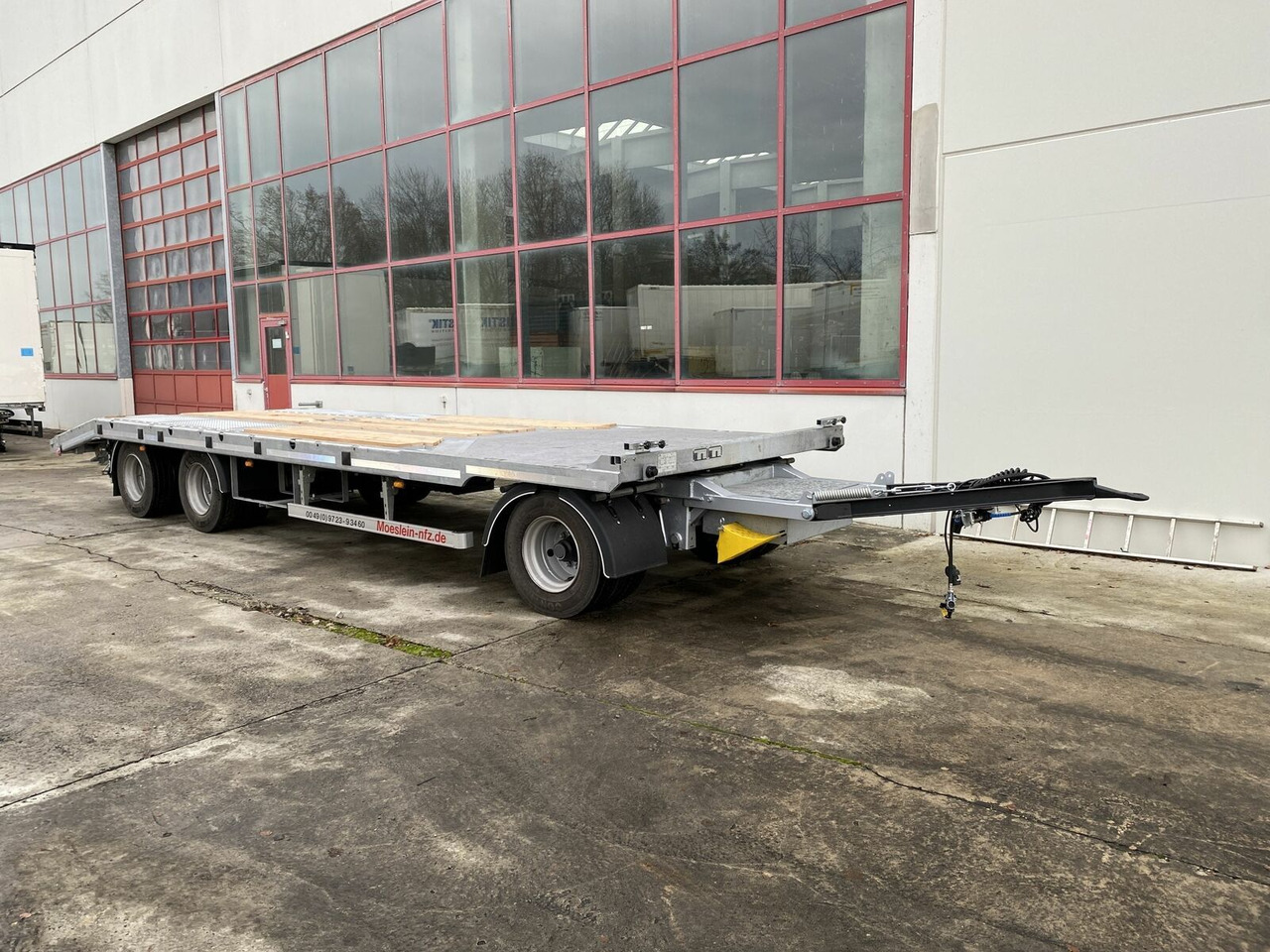 Möslein 3 Achs Tieflader gerader Ladefläche 9 m, Neufah - Remorque porte-engin surbaissée: photos 2 Möslein 3 Achs Tieflader gerader Ladefläche 9 m, Neufah - Remorque porte-engin surbaissée: photos 2