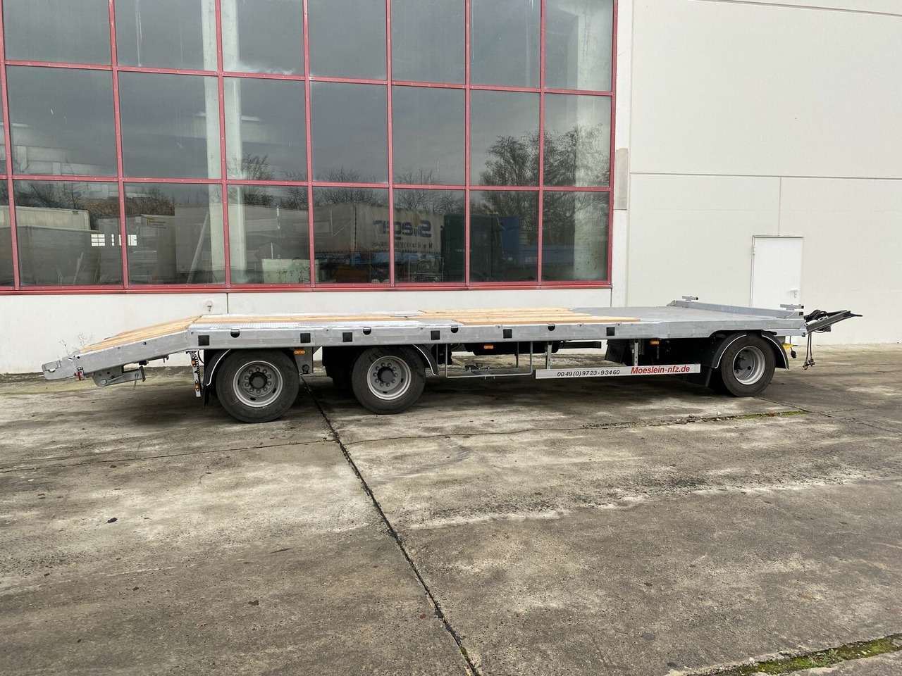 Möslein 3 Achs Tieflader gerader Ladefläche 9 m, Neufah - Remorque porte-engin surbaissée: photos 3 Möslein 3 Achs Tieflader gerader Ladefläche 9 m, Neufah - Remorque porte-engin surbaissée: photos 3