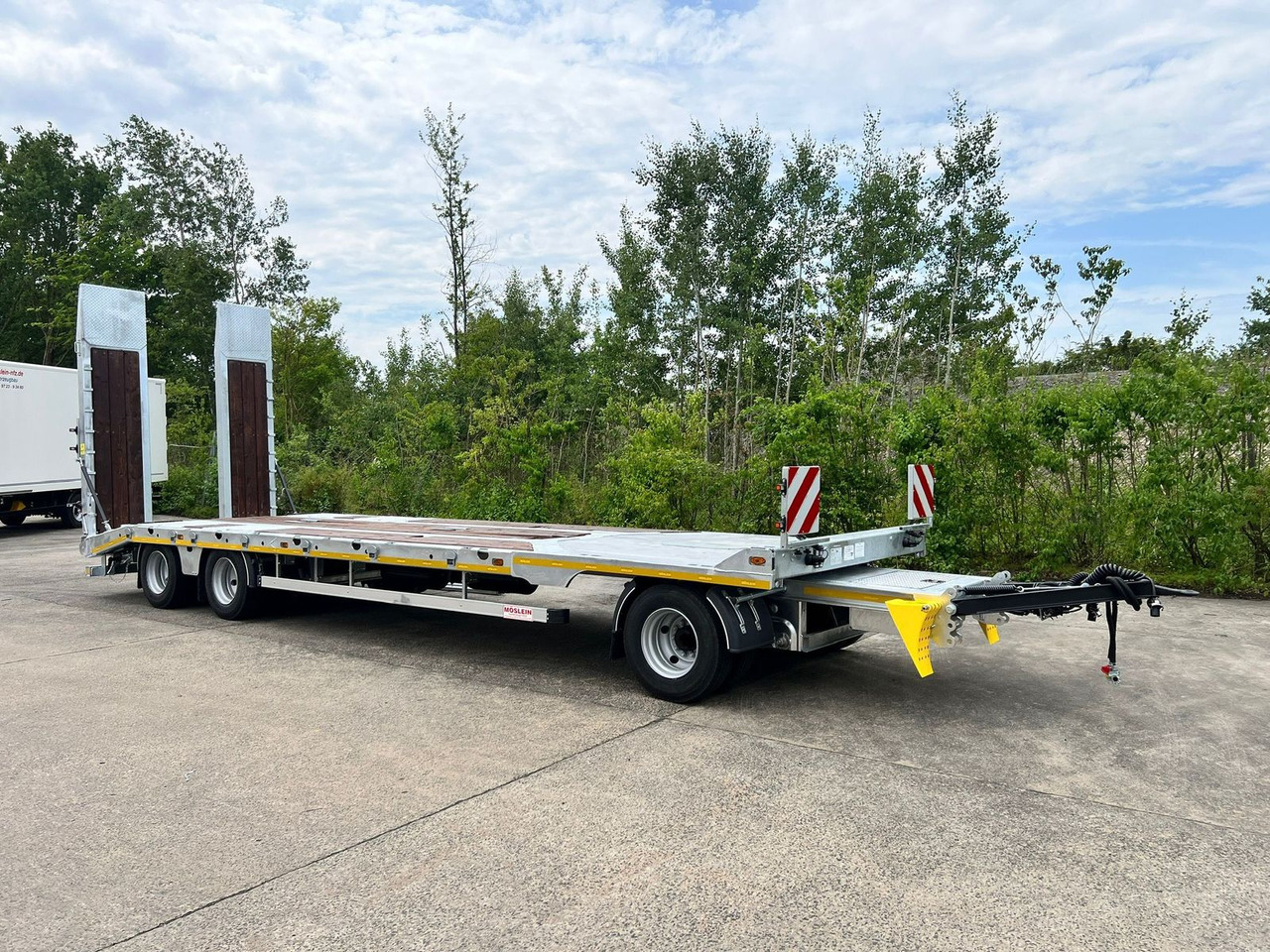 Möslein 3 Achs Tieflader mit gerader Ladefläche 8,10 m, - Remorque porte-engin surbaissée: photos 2 Möslein 3 Achs Tieflader mit gerader Ladefläche 8,10 m, - Remorque porte-engin surbaissée: photos 2