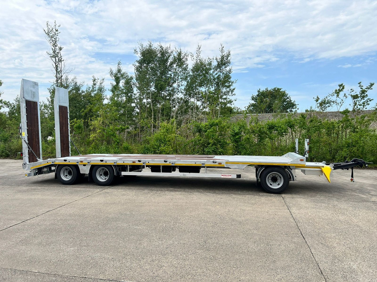 Möslein 3 Achs Tieflader mit gerader Ladefläche 9 m, Ne - Remorque porte-engin surbaissée: photos 5 Möslein 3 Achs Tieflader mit gerader Ladefläche 9 m, Ne - Remorque porte-engin surbaissée: photos 5