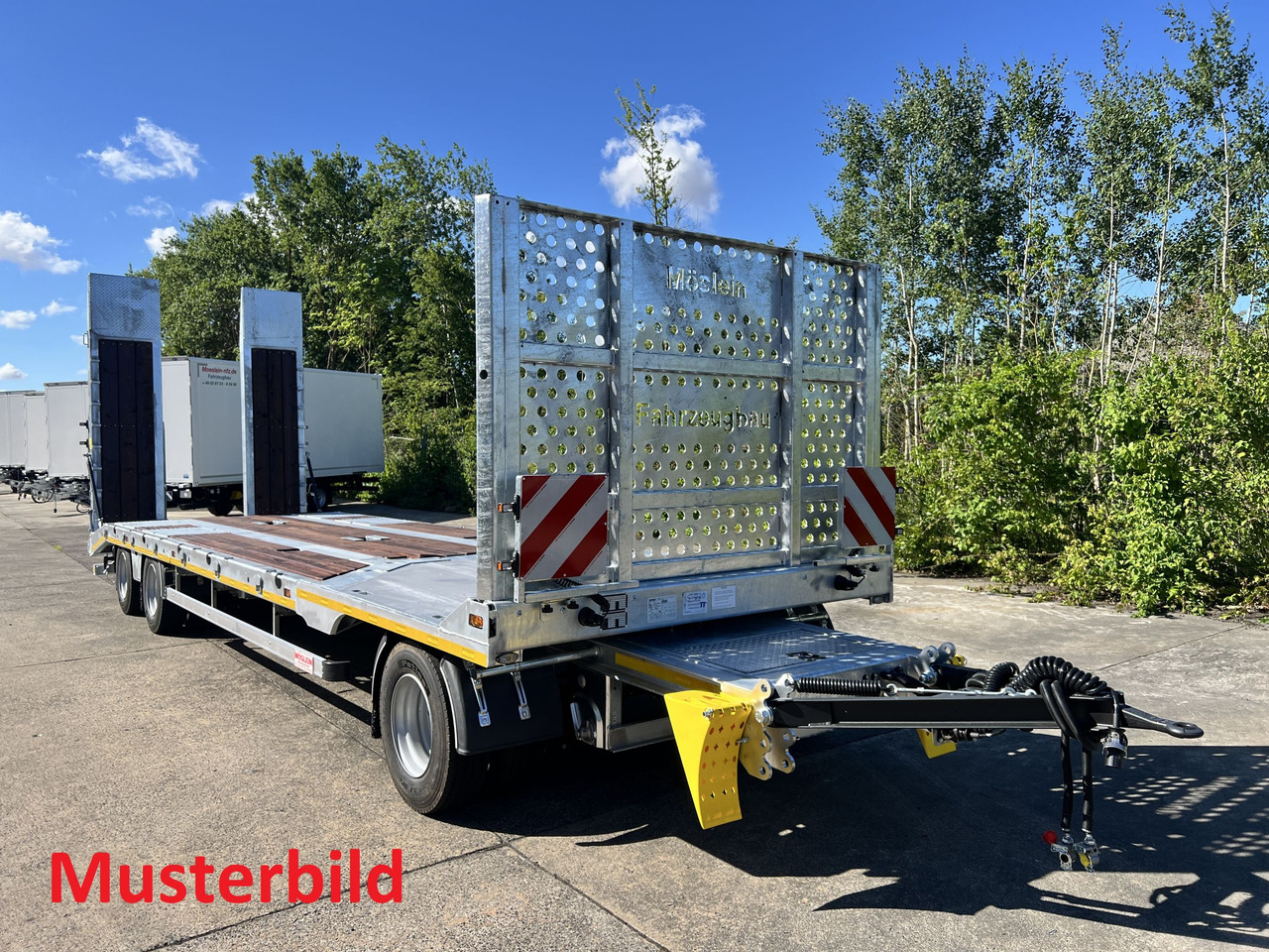 Möslein T 3-8,20 P VB H1 3 Achs Tieflader mit gerader Ladefläche 8,10 m, Neufahrzeug - Remorque porte-engin surbaissée: photos 5 Möslein T 3-8,20 P VB H1 3 Achs Tieflader mit gerader Ladefläche 8,10 m, Neufahrzeug - Remorque porte-engin surbaissée: photos 5