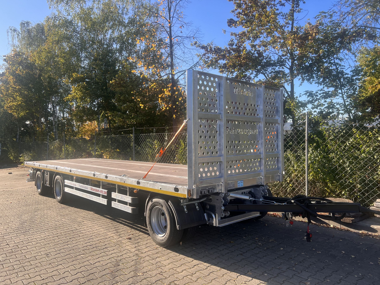 Möslein T 3 Plato 8,6 m 3 Achs Jumbo- Plato- Anhänger 8,60 m, Mega - Remorque porte-engin surbaissée: photos 5 Möslein T 3 Plato 8,6 m 3 Achs Jumbo- Plato- Anhänger 8,60 m, Mega - Remorque porte-engin surbaissée: photos 5