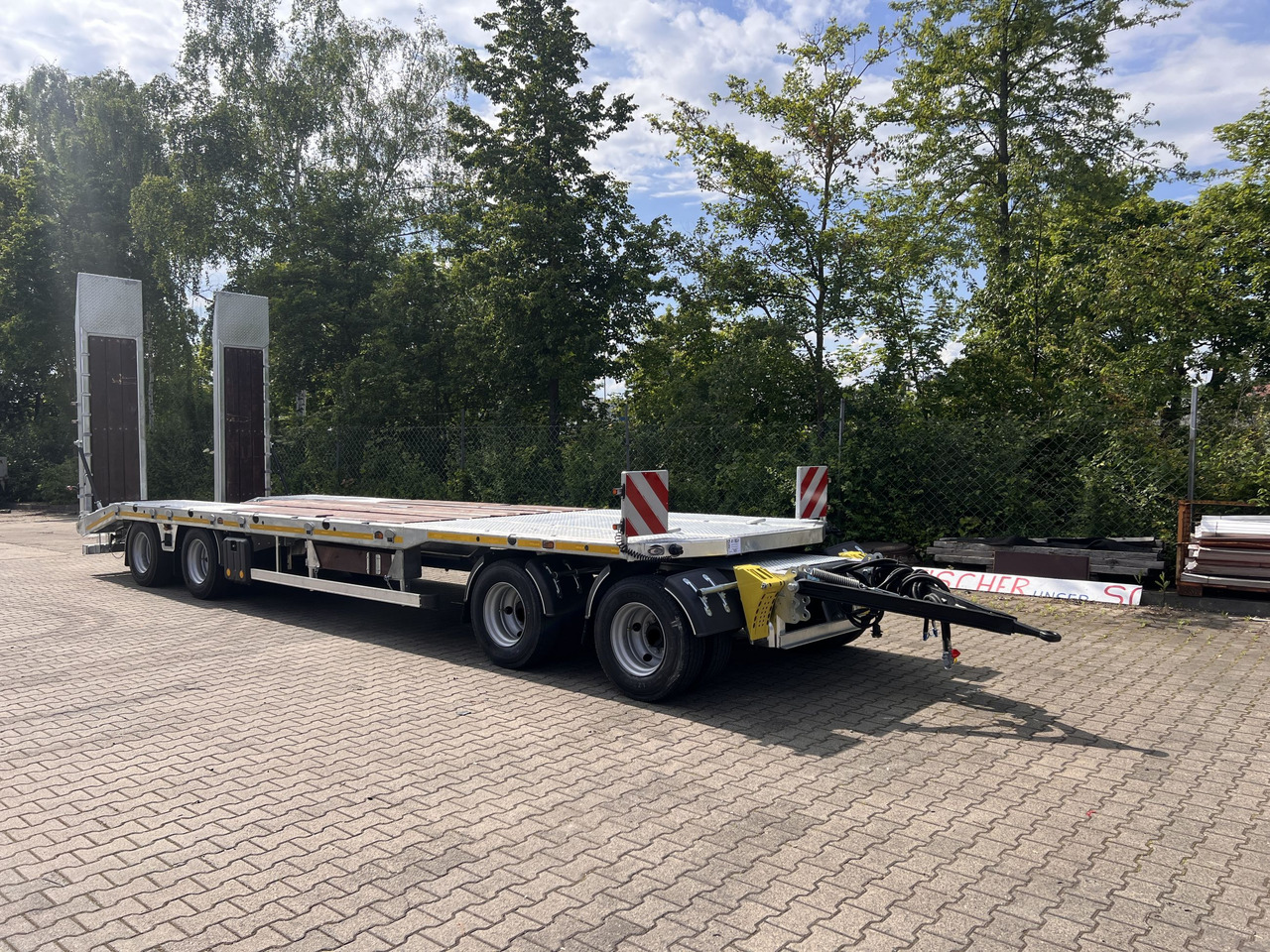 Möslein T4 VB H1 gerade neuer 4 Achs Tieflader gerade hydraulischen Rampen - Remorque porte-engin surbaissée: photos 4 Möslein T4 VB H1 gerade neuer 4 Achs Tieflader gerade hydraulischen Rampen - Remorque porte-engin surbaissée: photos 4