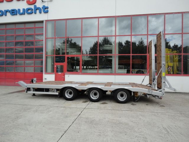 Möslein TT 31 31 t GG Tridem- Tieflader 3 AchsNeufahrzeug - Remorque porte-engin surbaissée: photos 4 Möslein TT 31 31 t GG Tridem- Tieflader 3 AchsNeufahrzeug - Remorque porte-engin surbaissée: photos 4
