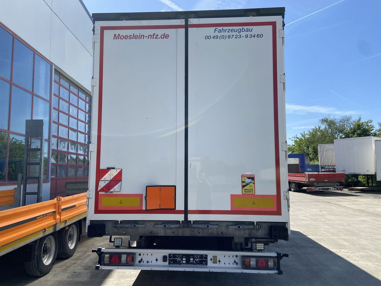 Möslein Tandem- Planenanhänger Durchladbar - Camion à rideaux coulissants: photos 4 Möslein Tandem- Planenanhänger Durchladbar - Camion à rideaux coulissants: photos 4
