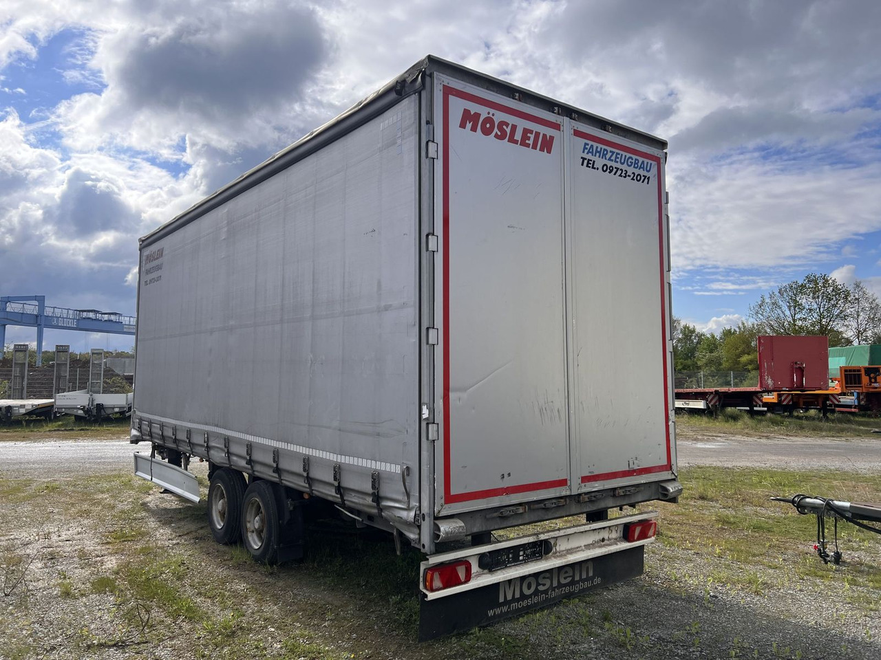 Möslein Tandem- Planenanhänger Durchladen - Camion à rideaux coulissants: photos 5 Möslein Tandem- Planenanhänger Durchladen - Camion à rideaux coulissants: photos 5