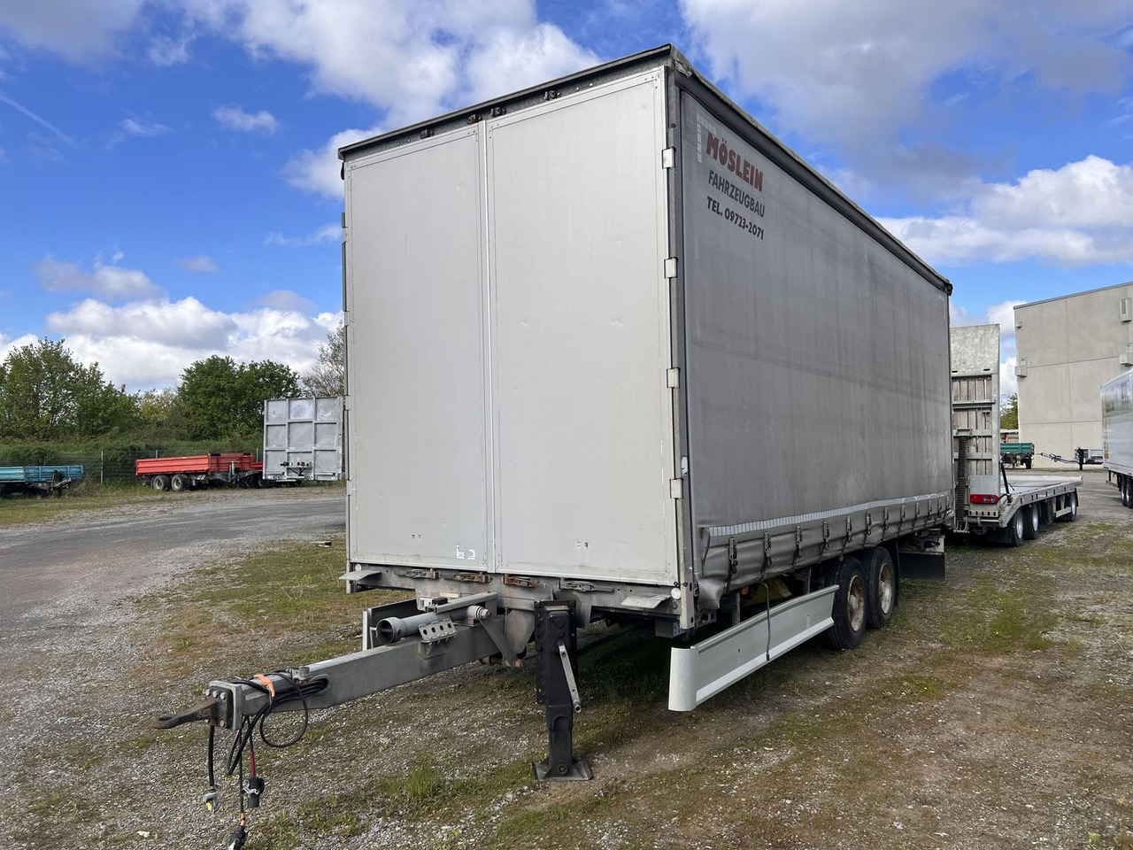 Möslein Tandem- Planenanhänger Durchladen - Camion à rideaux coulissants: photos 4 Möslein Tandem- Planenanhänger Durchladen - Camion à rideaux coulissants: photos 4