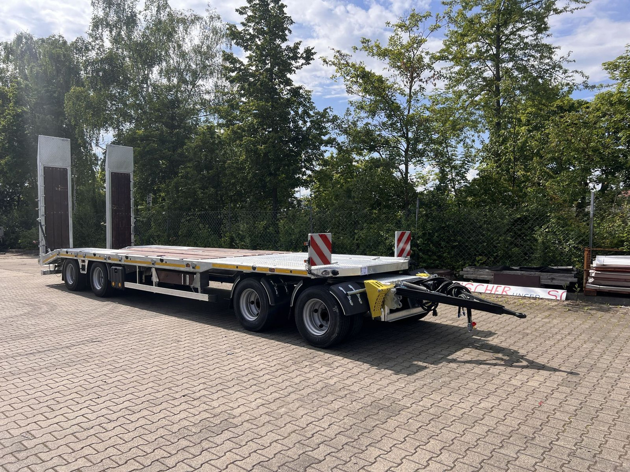 Möslein neuer 4 Achs Tieflader gerade hydraulischen Ram - Remorque porte-engin surbaissée: photos 2 Möslein neuer 4 Achs Tieflader gerade hydraulischen Ram - Remorque porte-engin surbaissée: photos 2