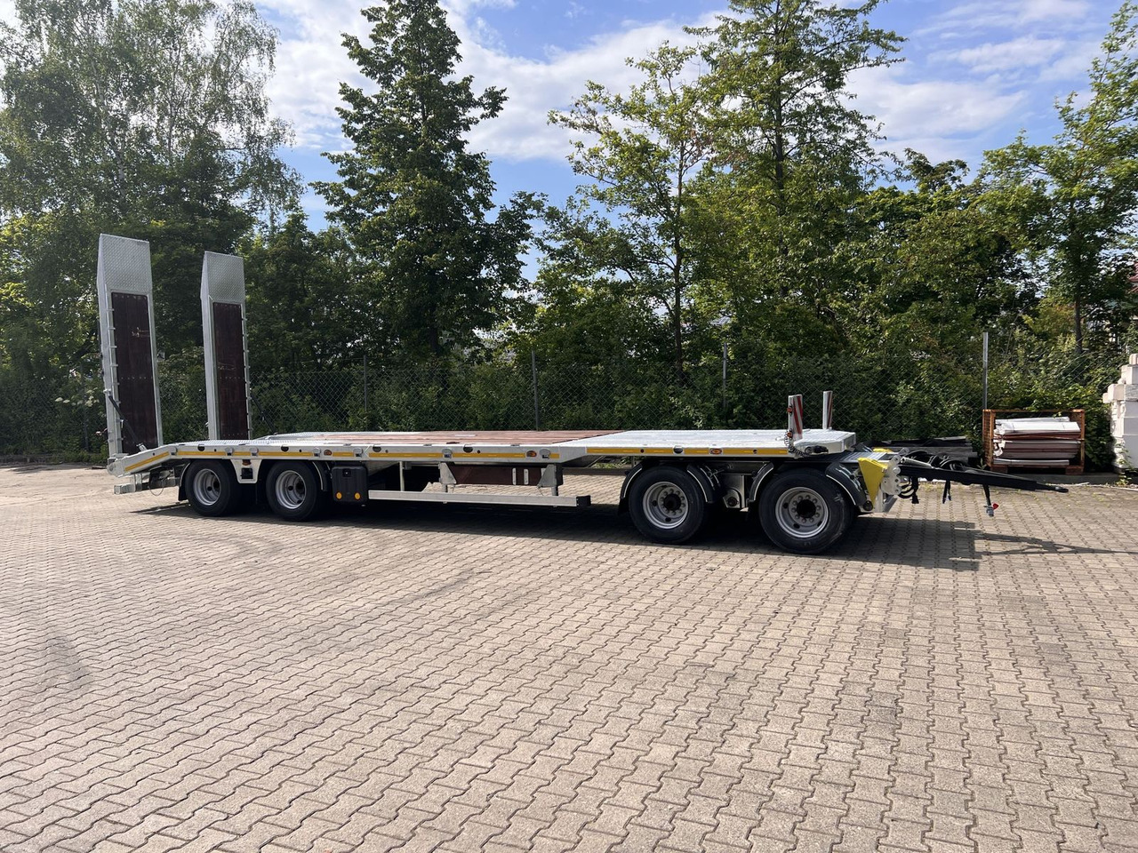 Möslein neuer 4 Achs Tieflader gerade hydraulischen Ram - Remorque porte-engin surbaissée: photos 5 Möslein neuer 4 Achs Tieflader gerade hydraulischen Ram - Remorque porte-engin surbaissée: photos 5