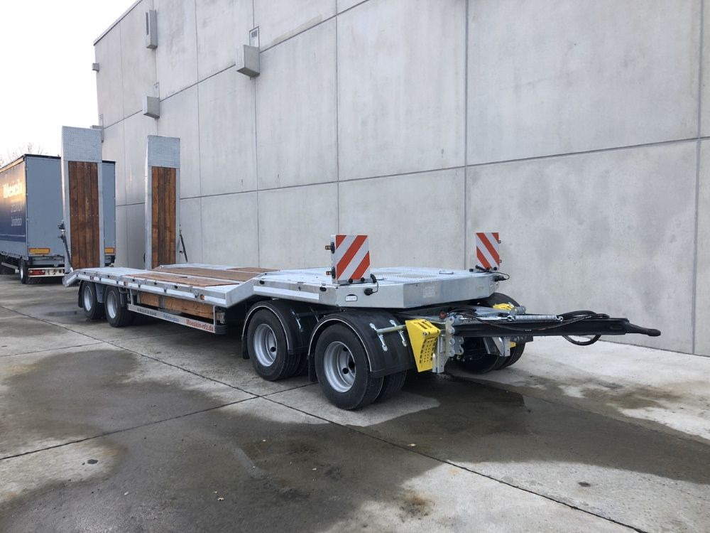 Möslein neuer 4 Achs Tieflader hydraulischen Rampen - Remorque porte-engin surbaissée: photos 2 Möslein neuer 4 Achs Tieflader hydraulischen Rampen - Remorque porte-engin surbaissée: photos 2