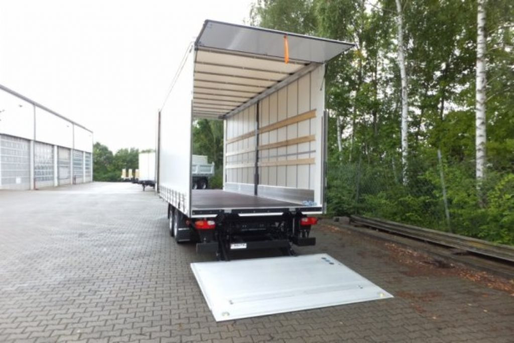 Möslein neuer Planenanhänger, Ladebordwand + Durchladba - Camion à rideaux coulissants: photos 4 Möslein neuer Planenanhänger, Ladebordwand + Durchladba - Camion à rideaux coulissants: photos 4