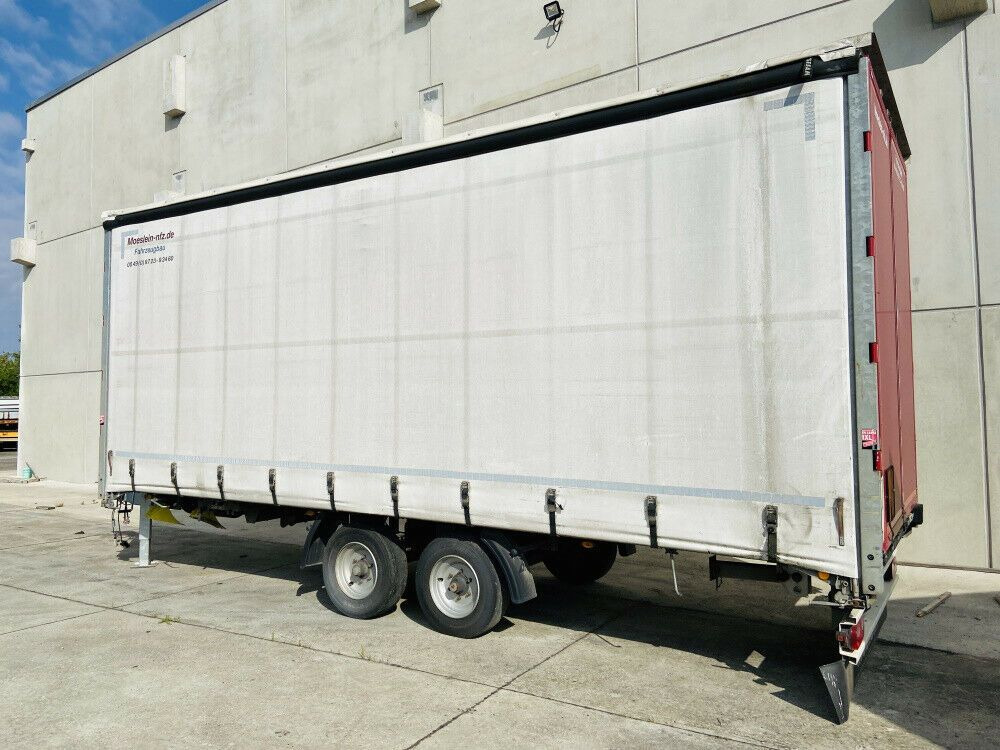 Tandem- Schiebeplanenanhänger zum Durchladen - Camion à rideaux coulissants: photos 4 Tandem- Schiebeplanenanhänger zum Durchladen - Camion à rideaux coulissants: photos 4