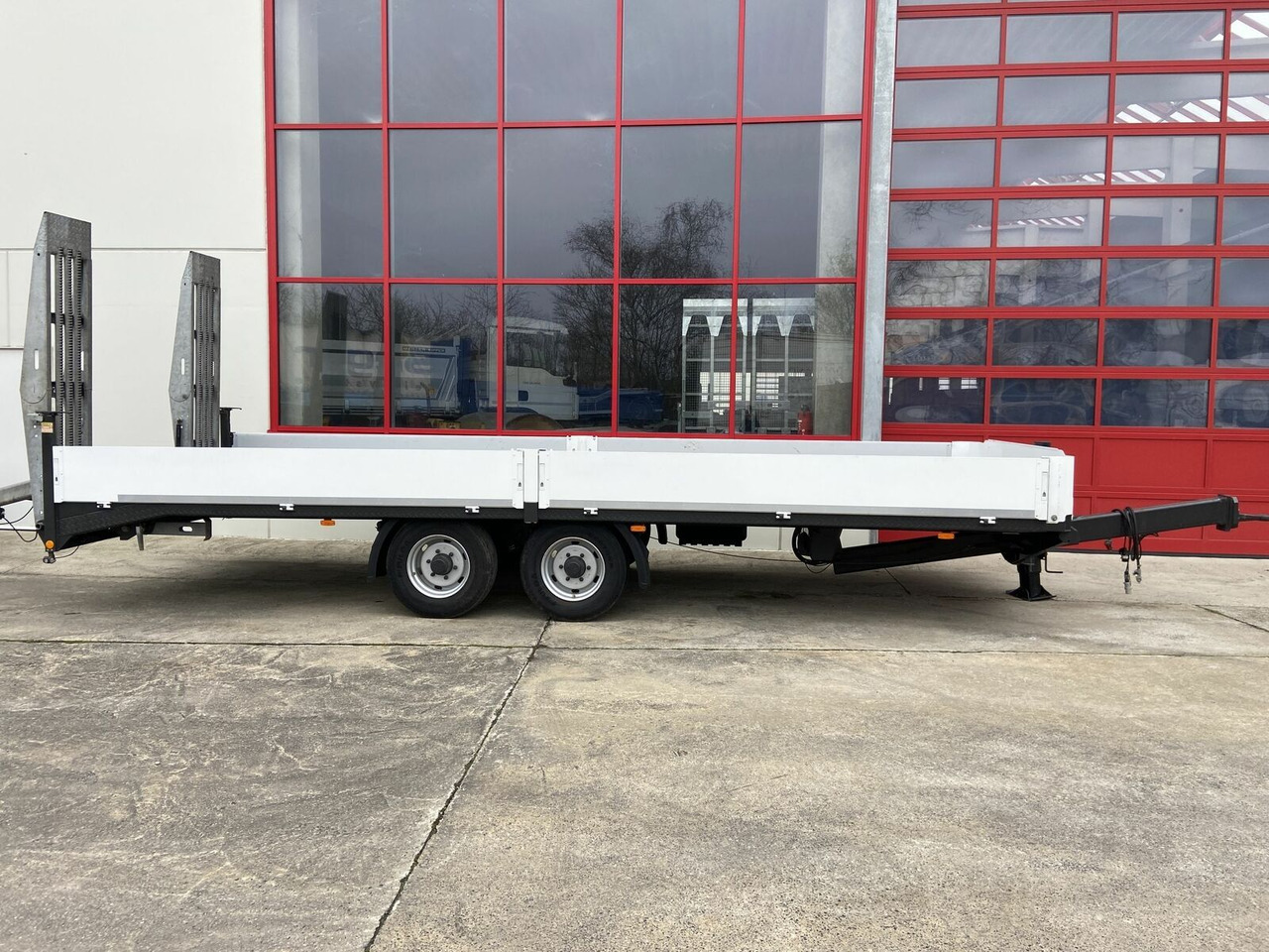 Tandemtieflader 7 m LadeflächeNeuwertig - Remorque porte-engin surbaissée: photos 1 Tandemtieflader 7 m LadeflächeNeuwertig - Remorque porte-engin surbaissée: photos 1