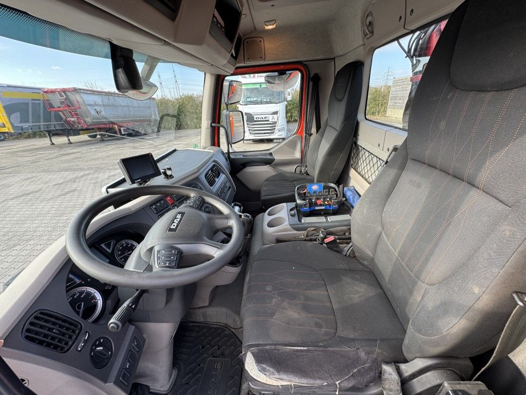 Camion ampliroll, Camion grue DAF FA LF 180 8t / Abrollkipper, Ladekran   Containe: photos 11