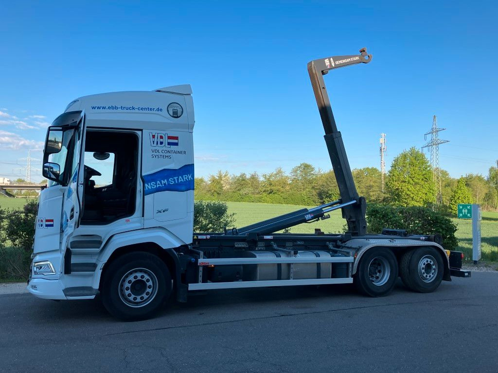 DAF FAN XF 480 mit VDL Abrollkipper DAF FAN XF 480 mit VDL Abrollkipper - Camion ampliroll: photos 3 DAF FAN XF 480 mit VDL Abrollkipper DAF FAN XF 480 mit VDL Abrollkipper - Camion ampliroll: photos 3