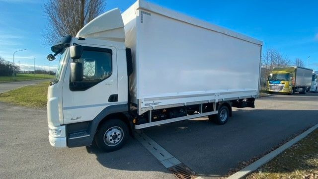 DAF LF 210 8t Pritsche-Plane LBW Tageszulassung - Camion à rideaux coulissants: photos 2 DAF LF 210 8t Pritsche-Plane LBW Tageszulassung - Camion à rideaux coulissants: photos 2