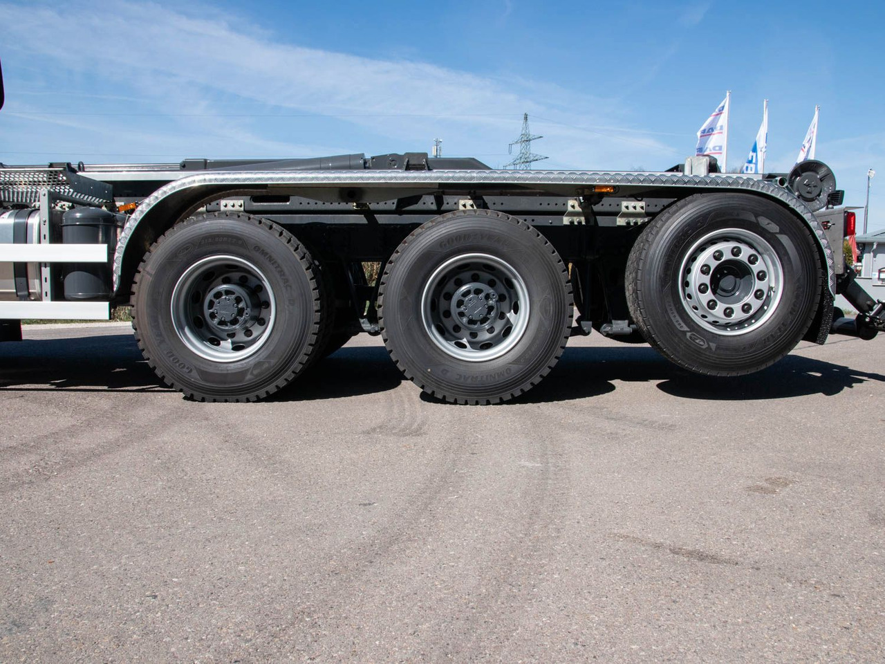 DAF XF 530 FAW mit VDL Abrollkipper DAF XF 530 FAW mit VDL Abrollkipper - Camion ampliroll: photos 5 DAF XF 530 FAW mit VDL Abrollkipper DAF XF 530 FAW mit VDL Abrollkipper - Camion ampliroll: photos 5