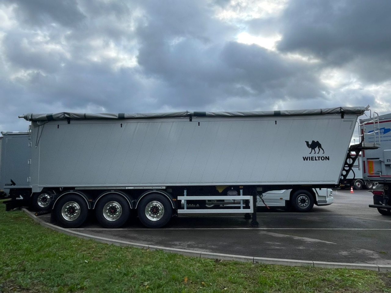 Wielton Bulk Master 51 cbm 3-Achs Alukipper Wielton Bulk Master 51 cbm 3-Achs Alukipper - Semi-remorque benne: photos 3 Wielton Bulk Master 51 cbm 3-Achs Alukipper Wielton Bulk Master 51 cbm 3-Achs Alukipper - Semi-remorque benne: photos 3