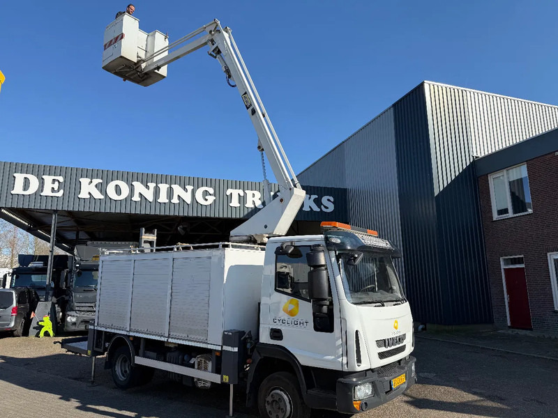 Iveco ML 100 ML100E18 custers skyworker 2009 - Camion: photos 1 Iveco ML 100 ML100E18 custers skyworker 2009 - Camion: photos 1