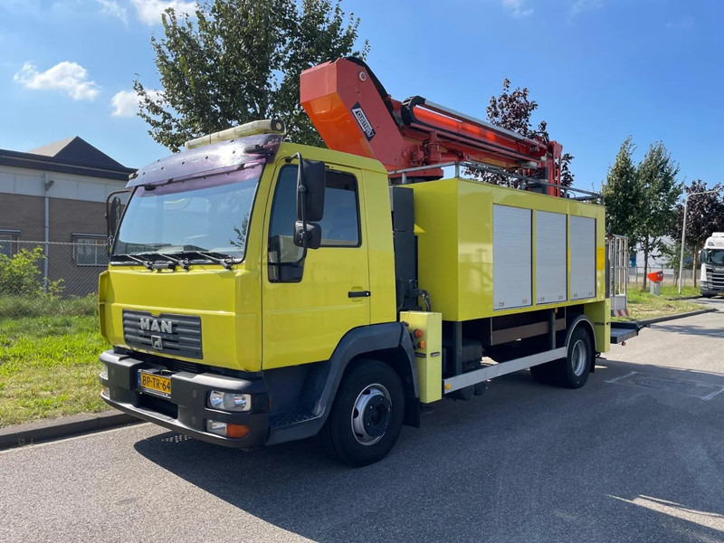MAN L2000 12.210 CUSTER T-200- 18 - Camion: photos 1 MAN L2000 12.210 CUSTER T-200- 18 - Camion: photos 1