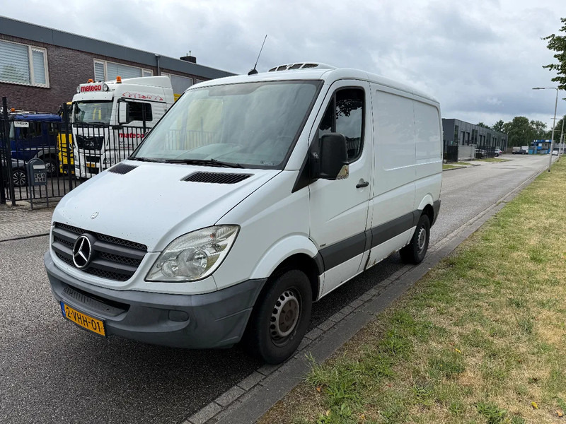 Mercedes-Benz Sprinter 313 2010 kuhlung diepfreez - Véhicule utilitaire frigorifique: photos 2 Mercedes-Benz Sprinter 313 2010 kuhlung diepfreez - Véhicule utilitaire frigorifique: photos 2