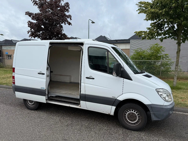 Mercedes-Benz Sprinter 313 2010 kuhlung diepfreez - Véhicule utilitaire frigorifique: photos 5 Mercedes-Benz Sprinter 313 2010 kuhlung diepfreez - Véhicule utilitaire frigorifique: photos 5