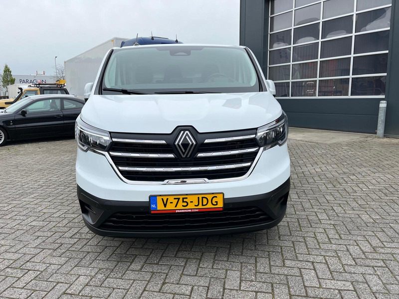 Renault Trafic E-Tech Red L2 H1, Nieuwstaat/New condition, Lees omschrijving/Read description - Fourgonnette, Utilitaire électrique: photos 4 Renault Trafic E-Tech Red L2 H1, Nieuwstaat/New condition, Lees omschrijving/Read description - Fourgonnette, Utilitaire électrique: photos 4