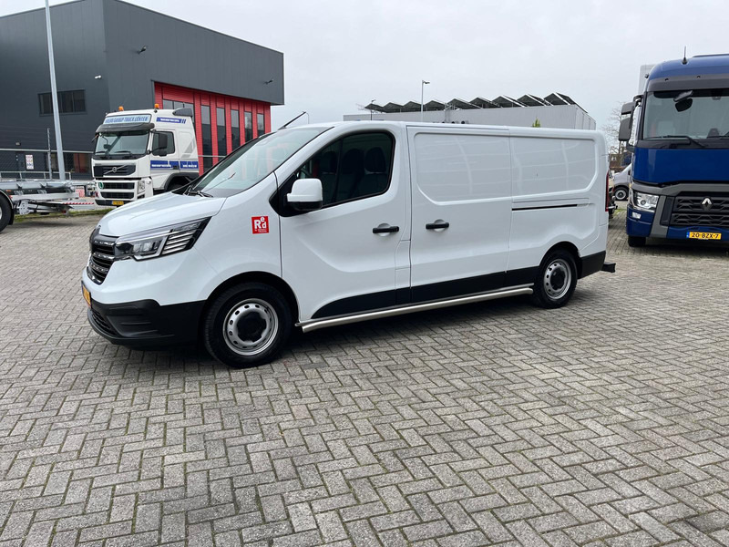 Renault Trafic E-Tech Red L2 H1, Nieuwstaat/New condition, Lees omschrijving/Read description - Fourgonnette, Utilitaire électrique: photos 3 Renault Trafic E-Tech Red L2 H1, Nieuwstaat/New condition, Lees omschrijving/Read description - Fourgonnette, Utilitaire électrique: photos 3
