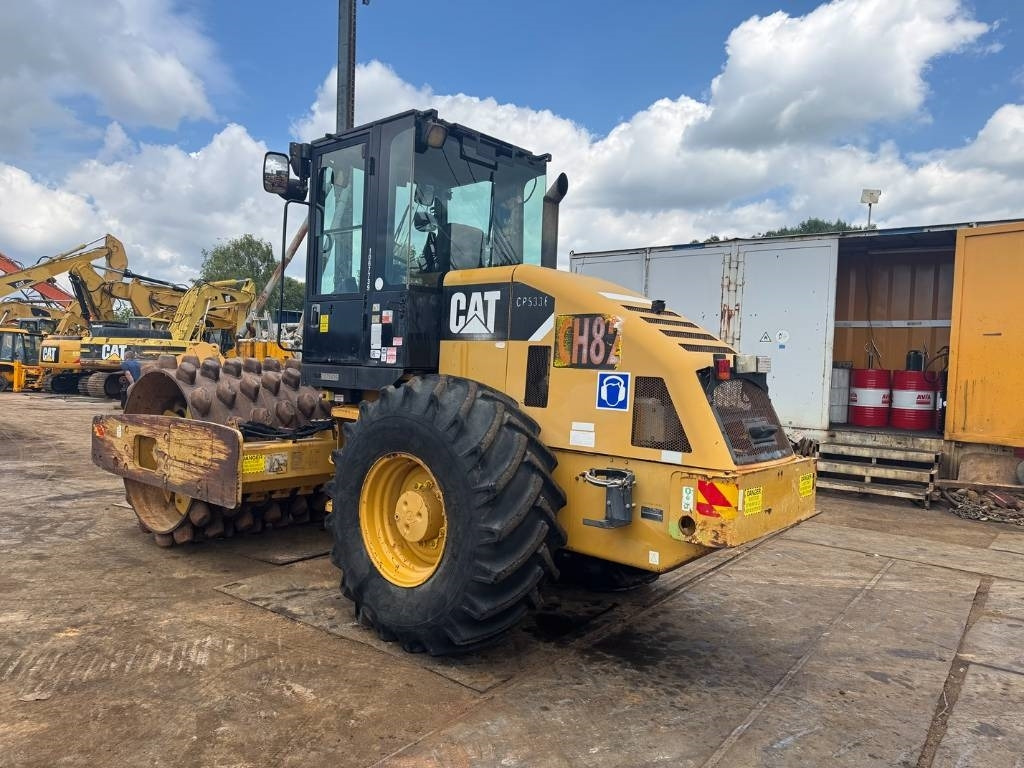 CAT CP 533 E - Compacteur à pieds de mouton/ Monocylindre: photos 3 CAT CP 533 E - Compacteur à pieds de mouton/ Monocylindre: photos 3