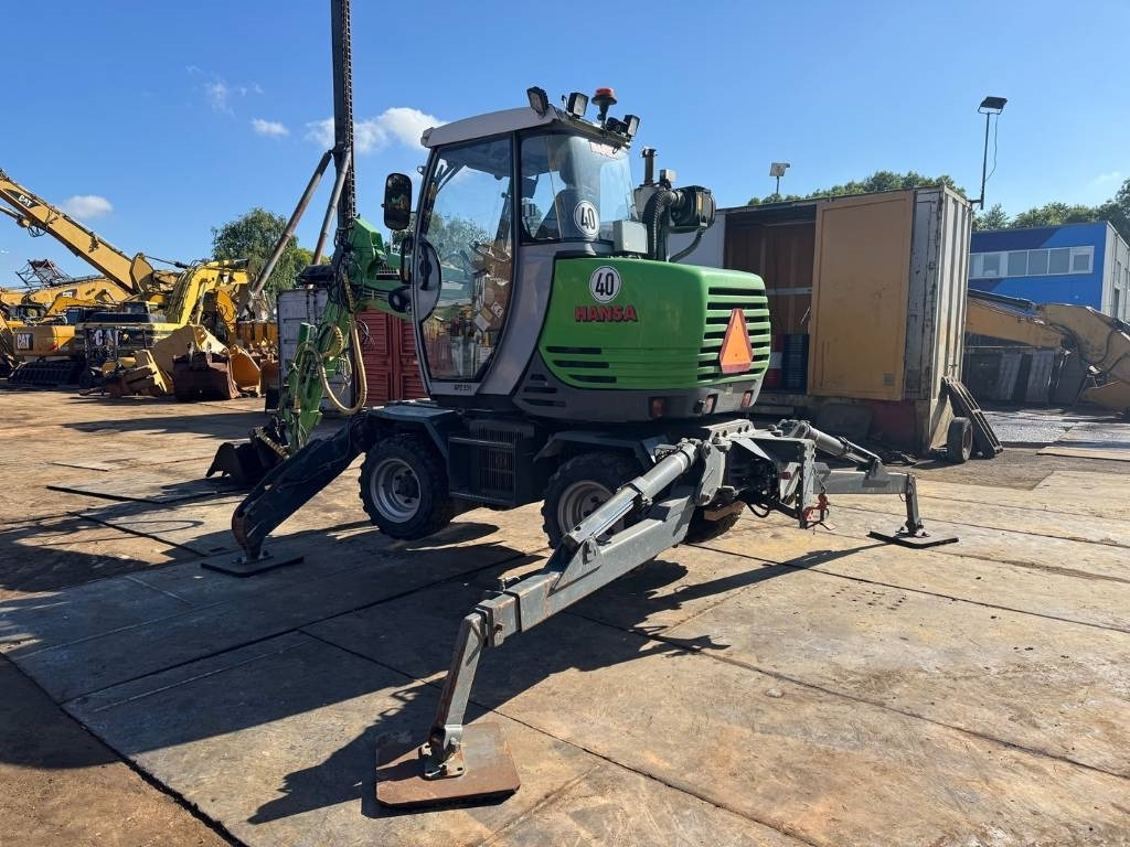 Hansa APZ 531 ( 40 KMH ) - Pelle sur pneus: photos 3 Hansa APZ 531 ( 40 KMH ) - Pelle sur pneus: photos 3