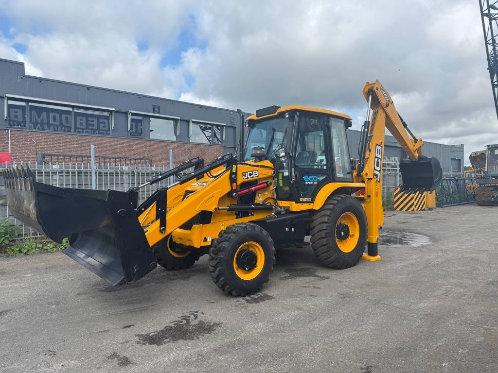 JCB 3dx 6 in 1 bucket ( UNUSED )  - Tractopelle: photos 2 JCB 3dx 6 in 1 bucket ( UNUSED )  - Tractopelle: photos 2