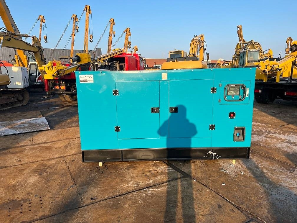 Ricardo 200kva (160KW) silent generator 3 phase 50hz 400v - Groupe électrogène: photos 2 Ricardo 200kva (160KW) silent generator 3 phase 50hz 400v - Groupe électrogène: photos 2