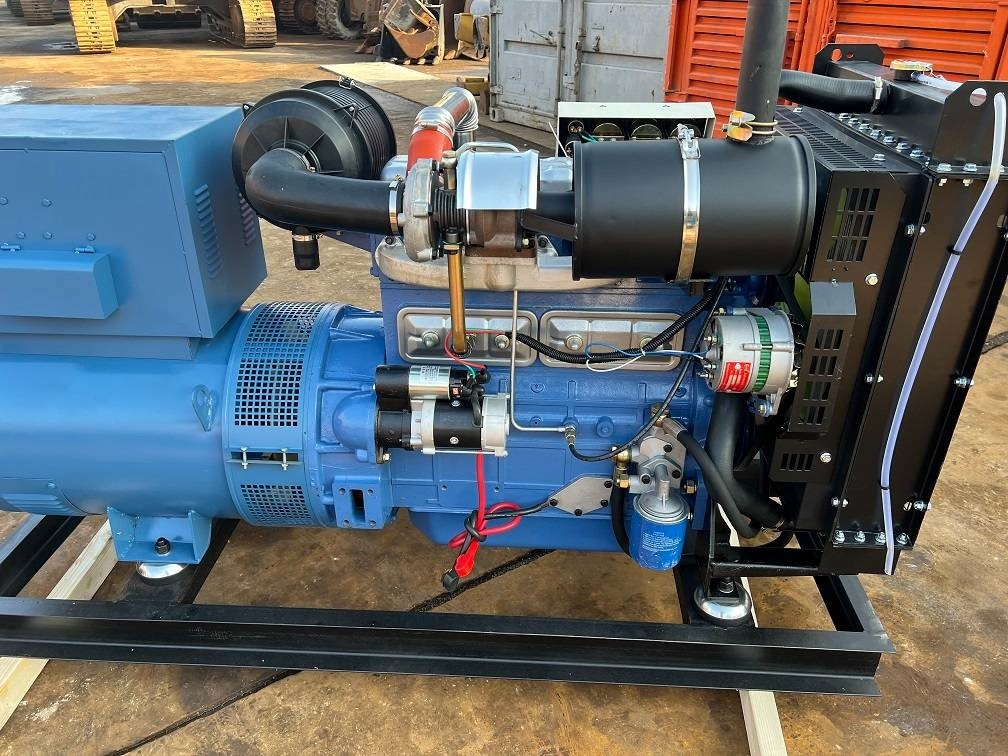 Ricardo 50kva (40kw) generator 3 phase 50hz 400v unused - Groupe électrogène: photos 5 Ricardo 50kva (40kw) generator 3 phase 50hz 400v unused - Groupe électrogène: photos 5