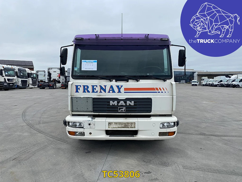 MAN L 2000 12.220 - Camion citerne: photos 2 MAN L 2000 12.220 - Camion citerne: photos 2