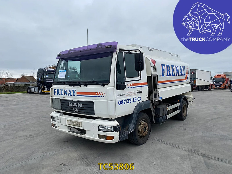 MAN L 2000 12.220 - Camion citerne: photos 1 MAN L 2000 12.220 - Camion citerne: photos 1