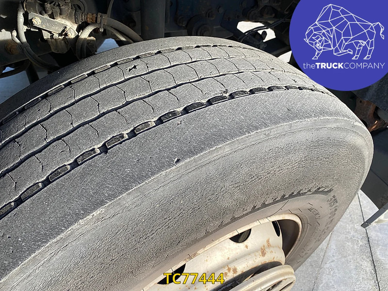 Mercedes-Benz Axor 1828 - Camion à rideaux coulissants: photos 4 Mercedes-Benz Axor 1828 - Camion à rideaux coulissants: photos 4